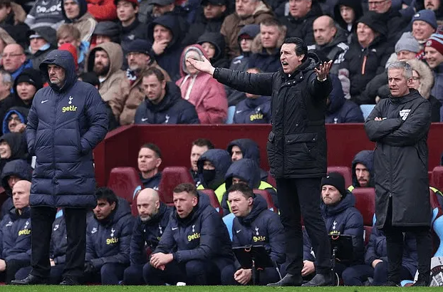 Aston Villa gặp khó tài chính, ưu tiên mượn cầu thủ Premier League trong tháng Giêng