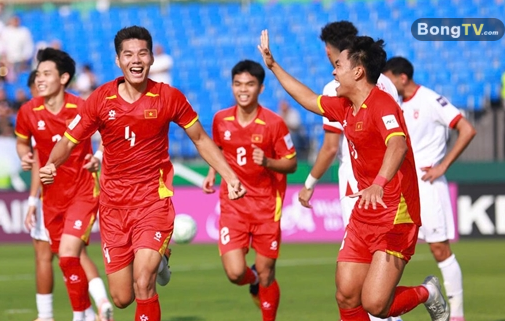 Tin bóng đá hôm nay 7/1: U23 Việt Nam gây sốt, Chelsea bom tấn