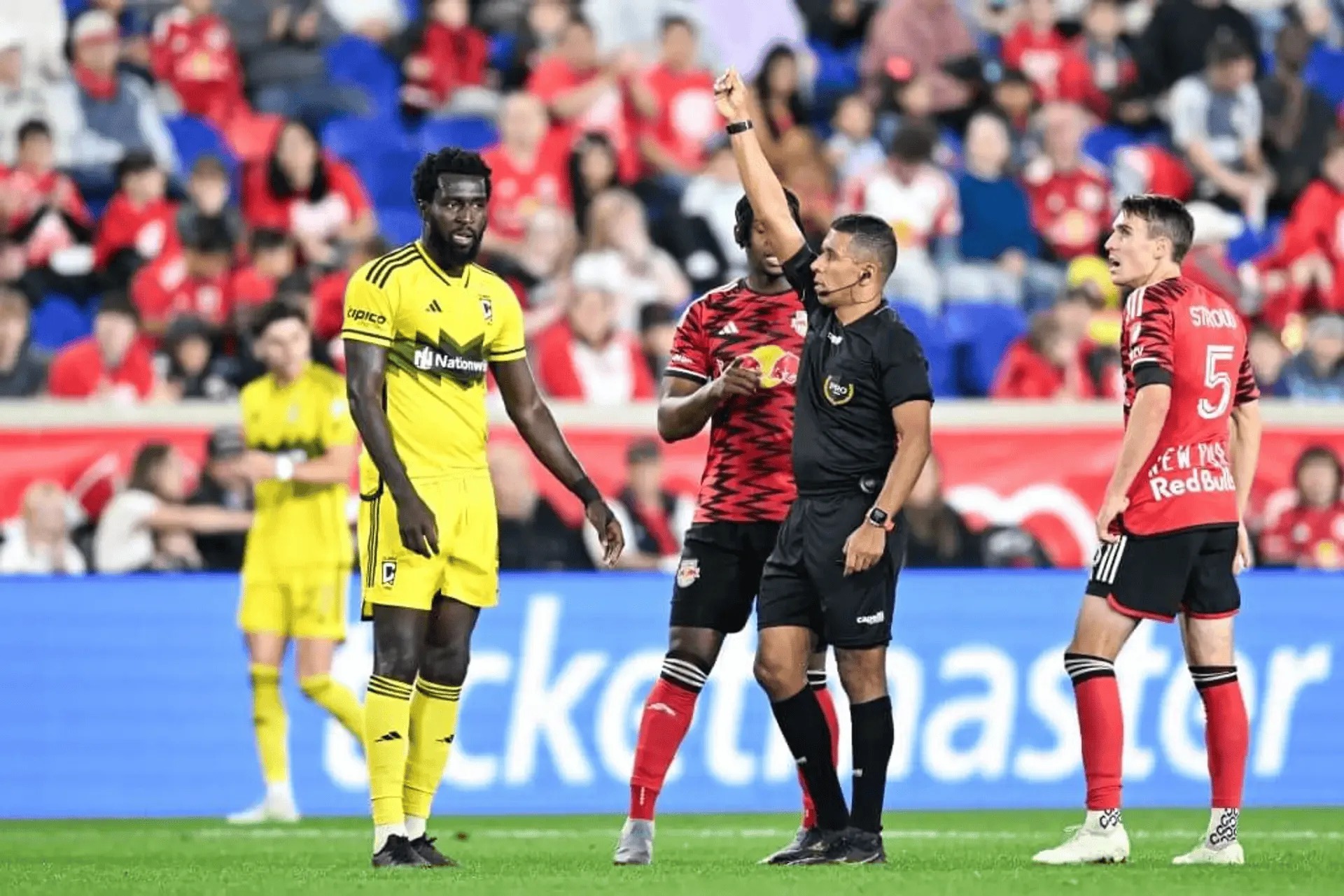 Ra mắt Chinese Super League đã ghi bàn! Yeboah và Jones bị MLS cấm thi đấu vĩnh viễn vì cá cược