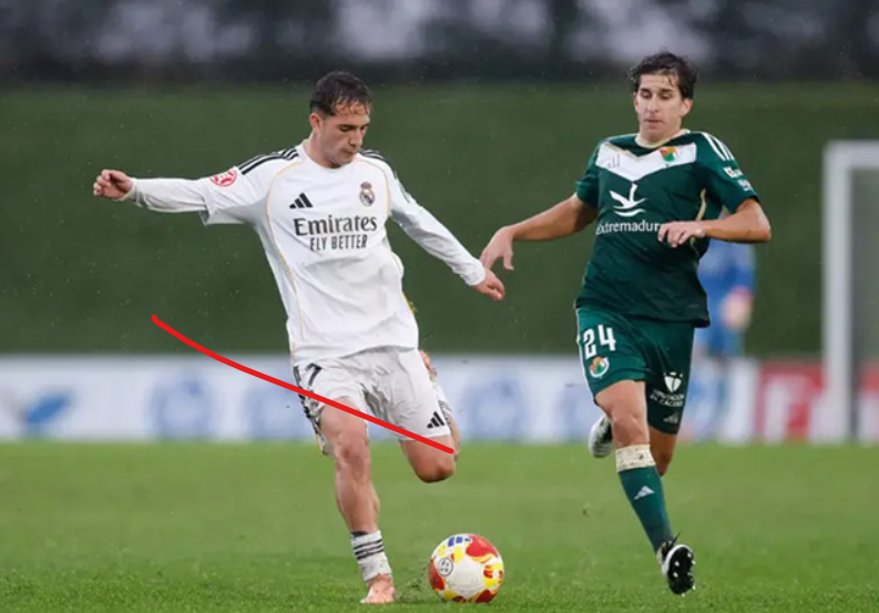 Arbeloa Gây Ấn Tượng Khi Lăng Xê Tài Năng 18 Tuổi Từ Học Viện Real Madrid