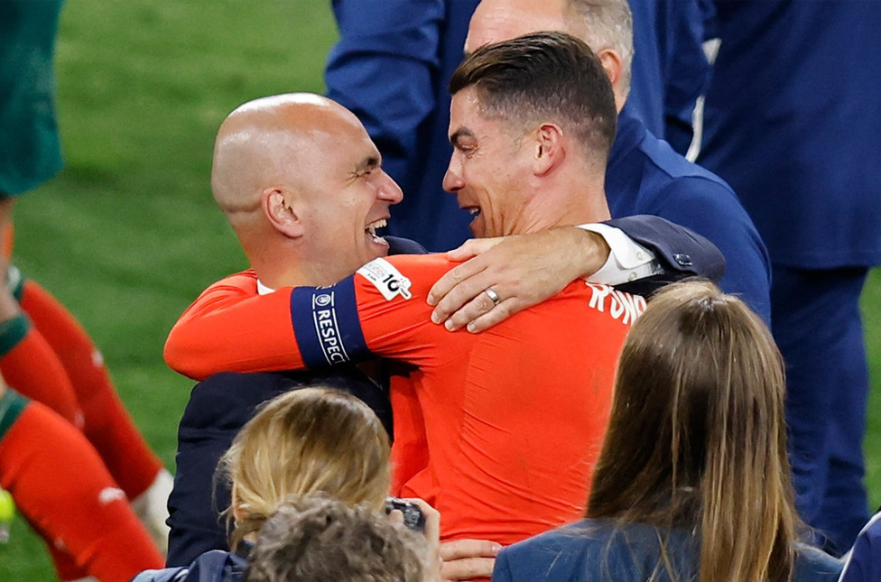 Ronaldo khiến CĐV thích thú với màn “chữa trị” đầy hài hước