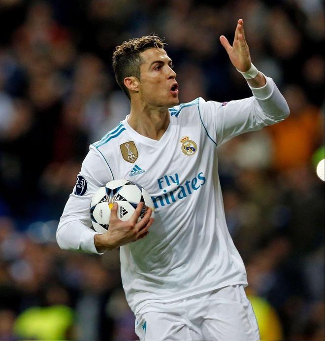 Năm đó, Cristiano Ronaldo đã biến Champions League thành sân khấu riêng của mình.