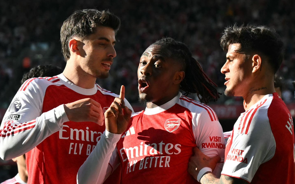 Arsenal chiếm lợi thế trong cuộc đua vô địch, Man City gặp bất lợi