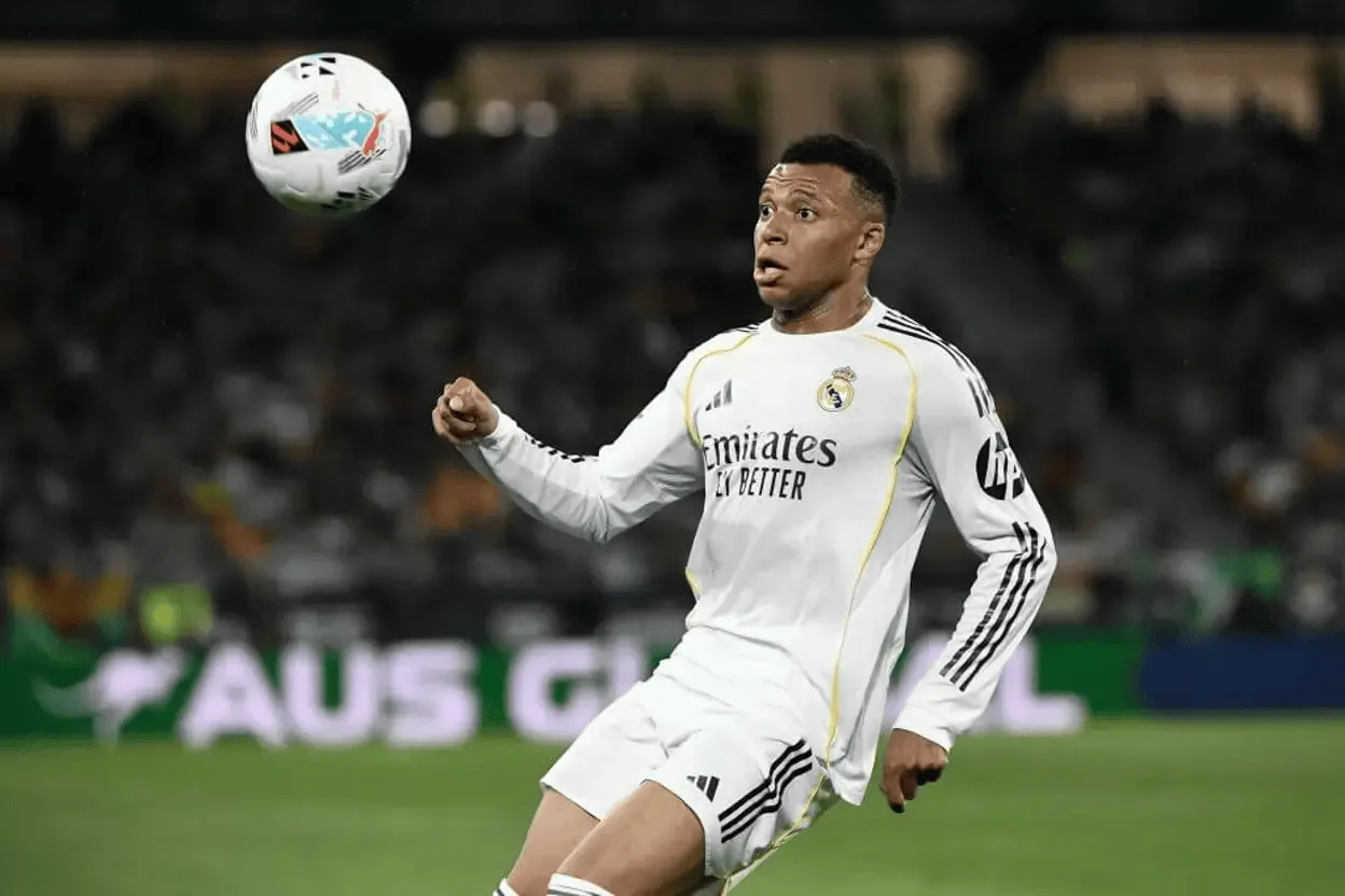 Mbappe bị CĐV Real Madrid la ó sau thất bại trước Barca