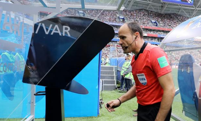Pep Guardiola và những tranh cãi nóng: từ trọng tài đến VAR gây bão dư luận