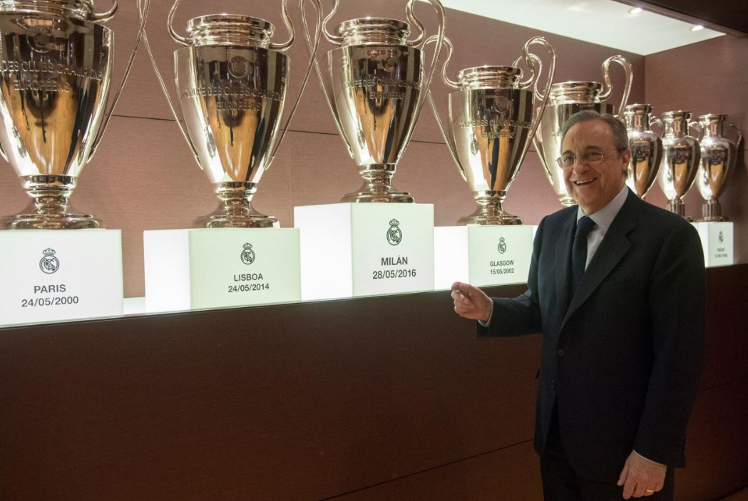 Khi Enrique Riquelme nói về tiền, Florentino Perez để phòng truyền thống lên tiếng