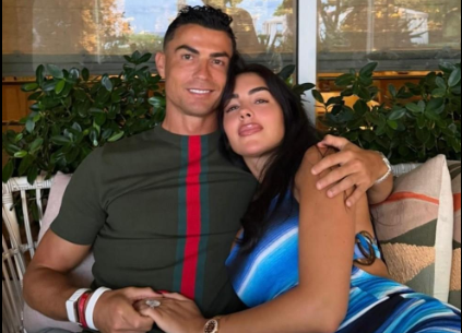 Rời World Cup đầy tiếc nuối, Cristiano Ronaldo gấp rút chuẩn bị hôn lễ với bạn gái lâu năm
